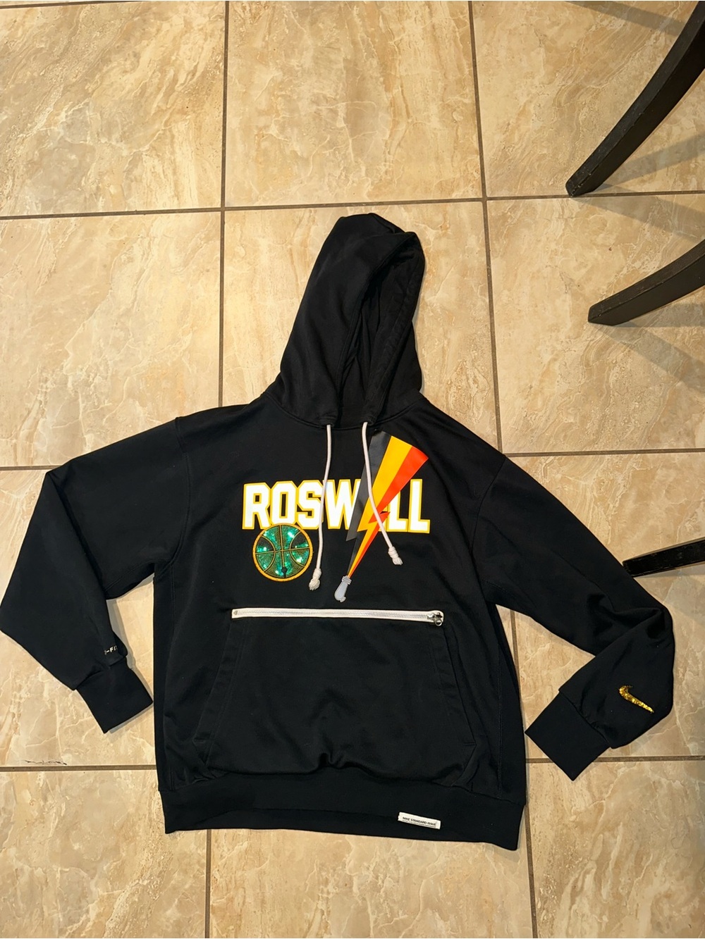 Nike Standard Issue Roswell Rayguns
Hoodie Hoody Black Men's Size L